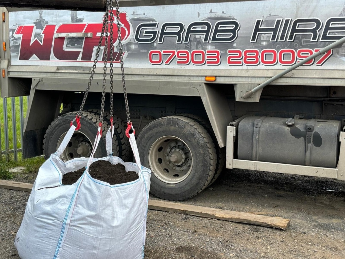 Aggregates Delivery in Upminster — real WCR Grab Hire job